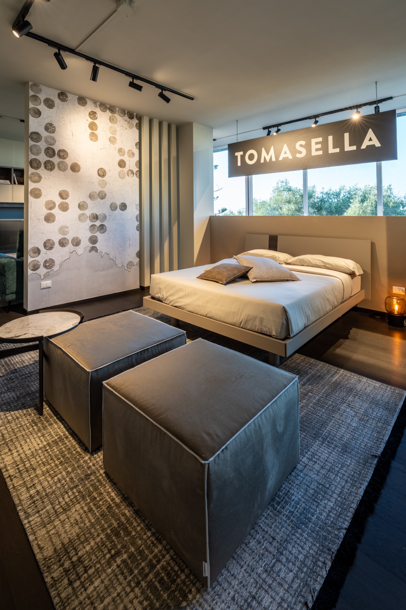 Camera Tomasella con letto e pouf