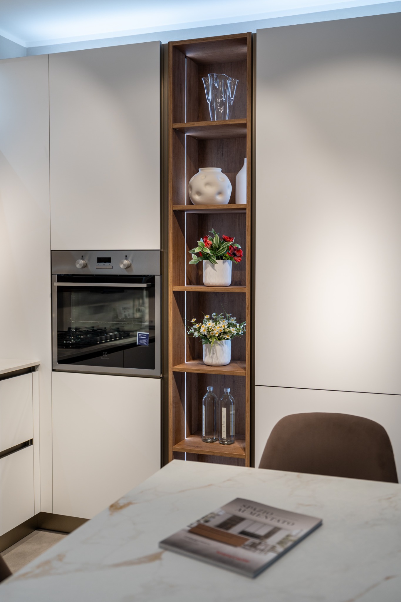 Colonna attrezzata della cucina